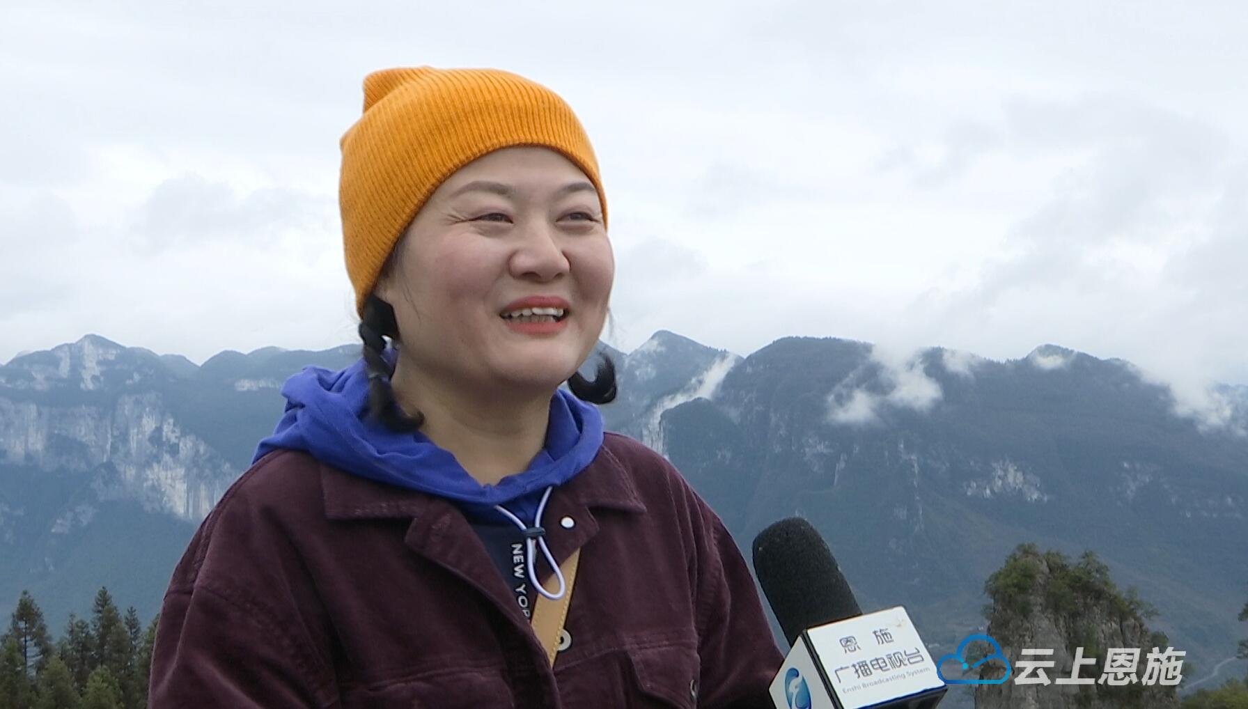 游客采访.jpg