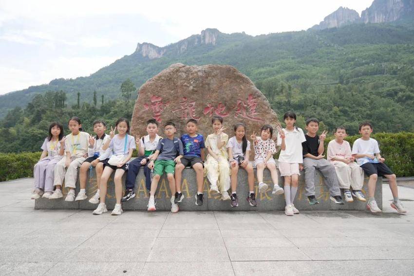 从珠江到清江：广州伢跨越千里，解码恩施风情与地质秘境.docx