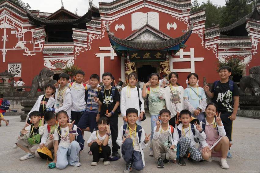 从珠江到清江：广州伢跨越千里，解码恩施风情与地质秘境.docx